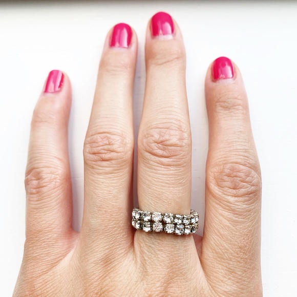 Vintage Jewelry - Chic silver & diamond rhinestone stretch ring